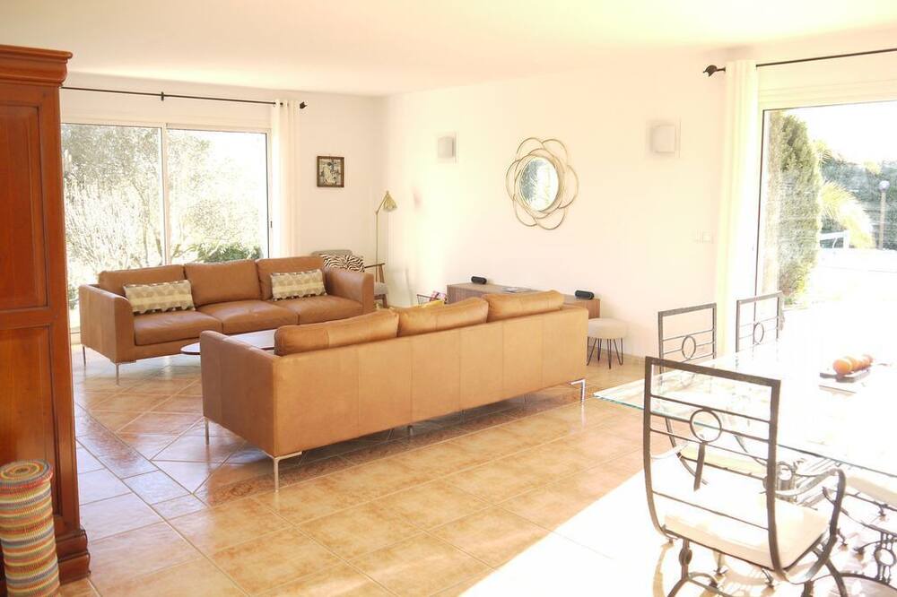 Photo of Livingroom in Neffies