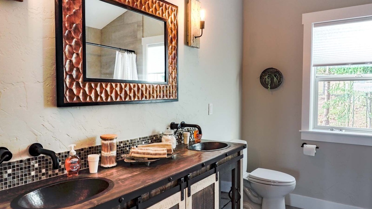 Photo of Others in Banks