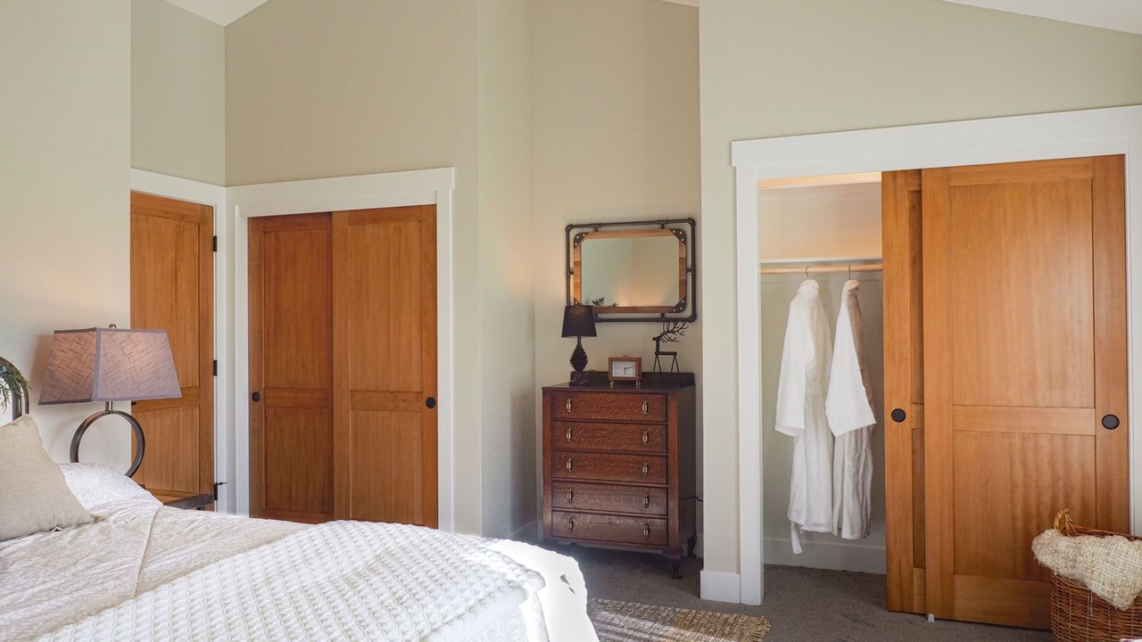 Photo of Others in Banks