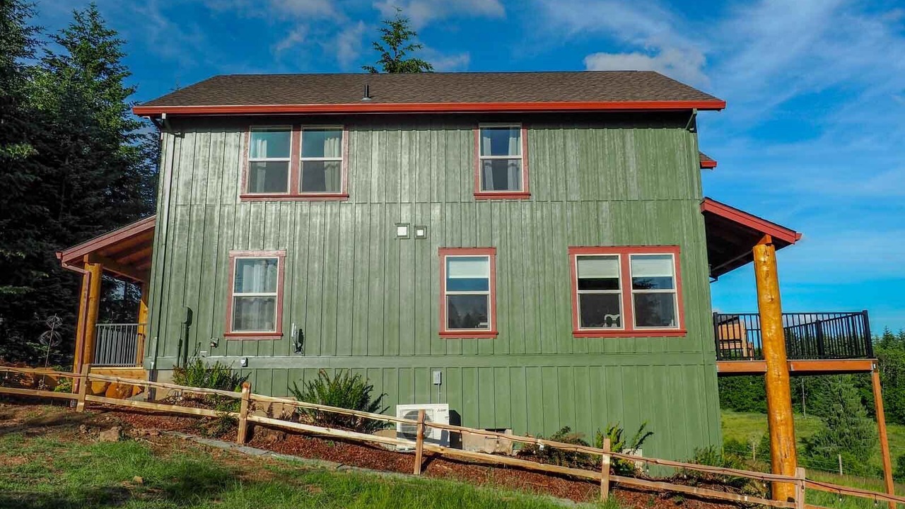 Photo of Outdoor in Banks