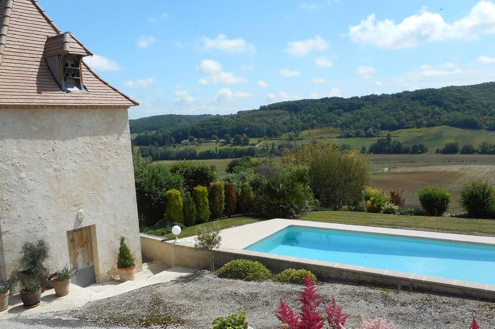 Photo of Outdoor in Sainte-Colombe-de-Villeneuve
