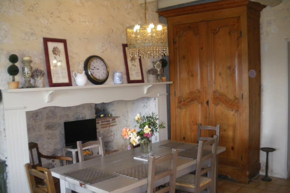 Photo of Kitchen in Sainte-Colombe-de-Villeneuve