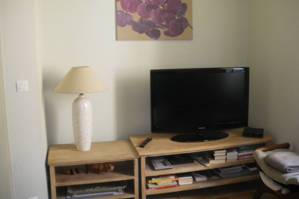 Photo of Livingroom in Sainte-Colombe-de-Villeneuve