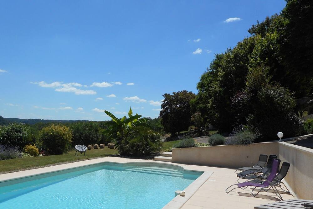 Photo of Outdoor in Sainte-Colombe-de-Villeneuve