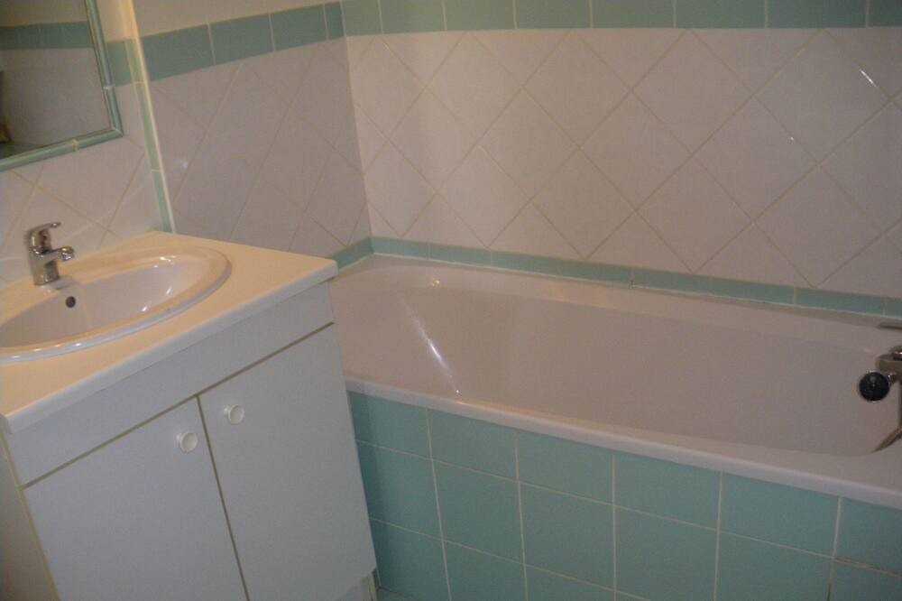 Photo of Bathroom in Sainte-Colombe-de-Villeneuve