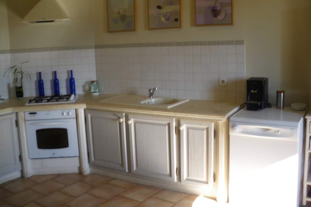 Photo of Kitchen in Sainte-Colombe-de-Villeneuve