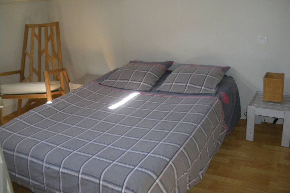 Photo of Bedroom in Sainte-Colombe-de-Villeneuve
