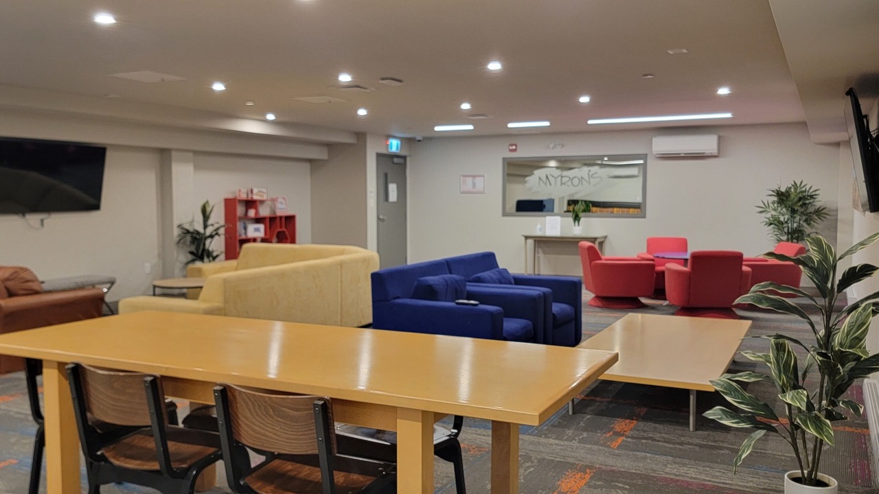 Photo of Others in Queens Square