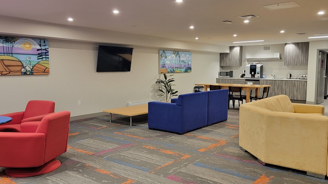 Photo of Others in Queens Square