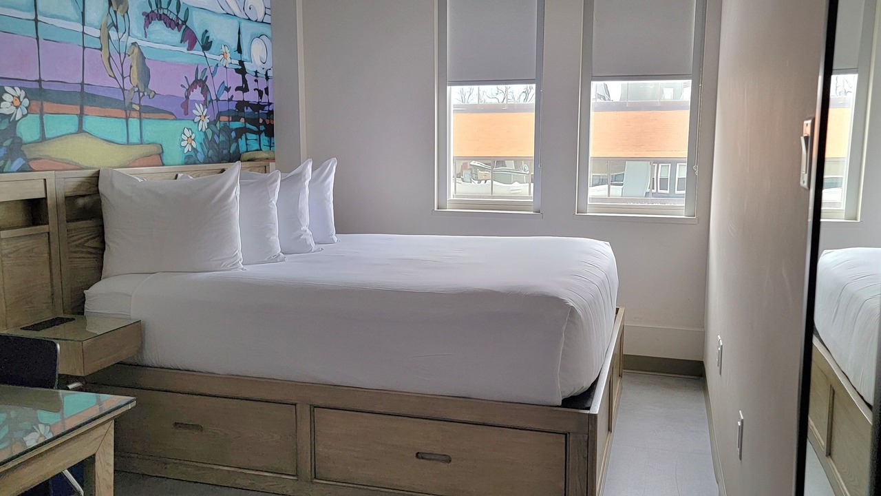 Photo of Bedroom in Queens Square