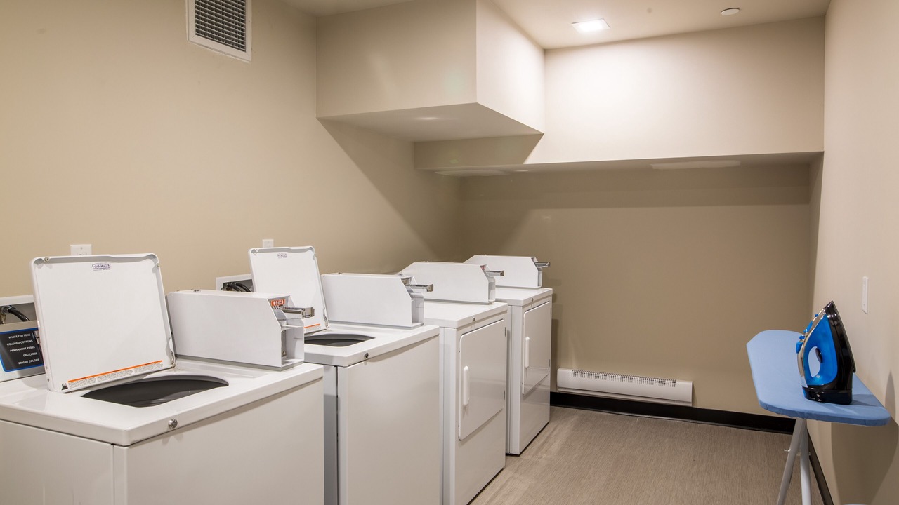 Photo of Bedroom in Queens Square