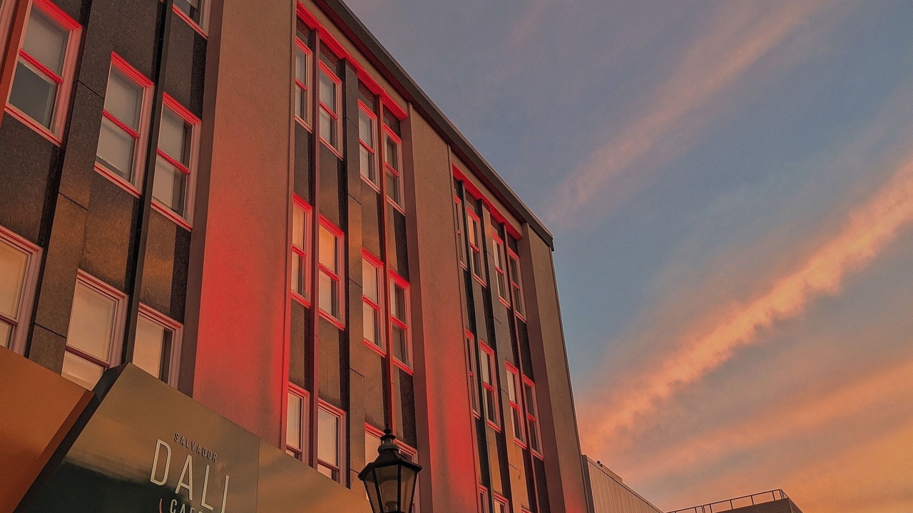 Photo of Outdoor in Queens Square