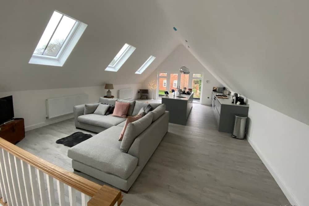 Photo of Livingroom in Bletchley