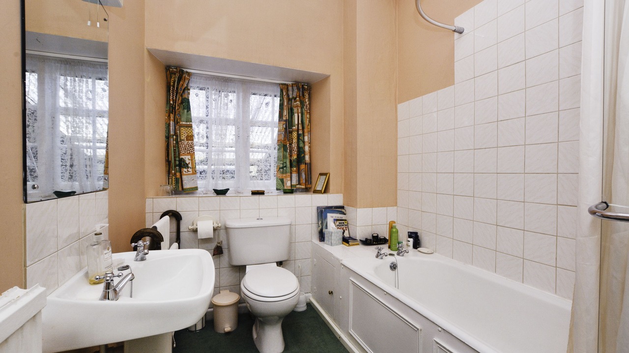Photo of Bathroom in Stratton Audley