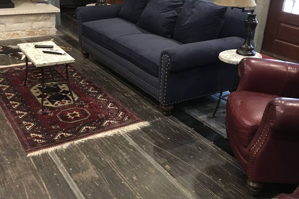 Photo of Livingroom in Telegraph