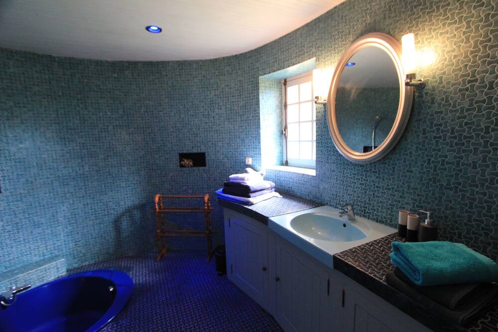 Photo of Bathroom in Loubejac