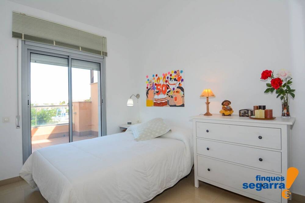 Photo of Bedroom in El Roc de Sant Gaieta