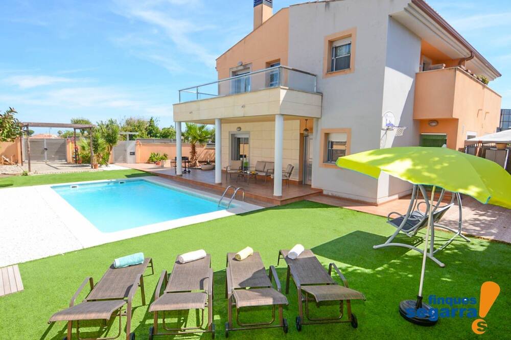 Photo of Outdoor in El Roc de Sant Gaieta