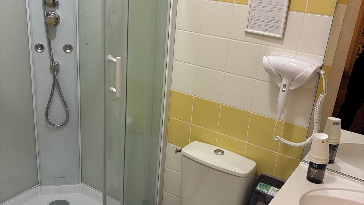 Photo of Bathroom in Volvic