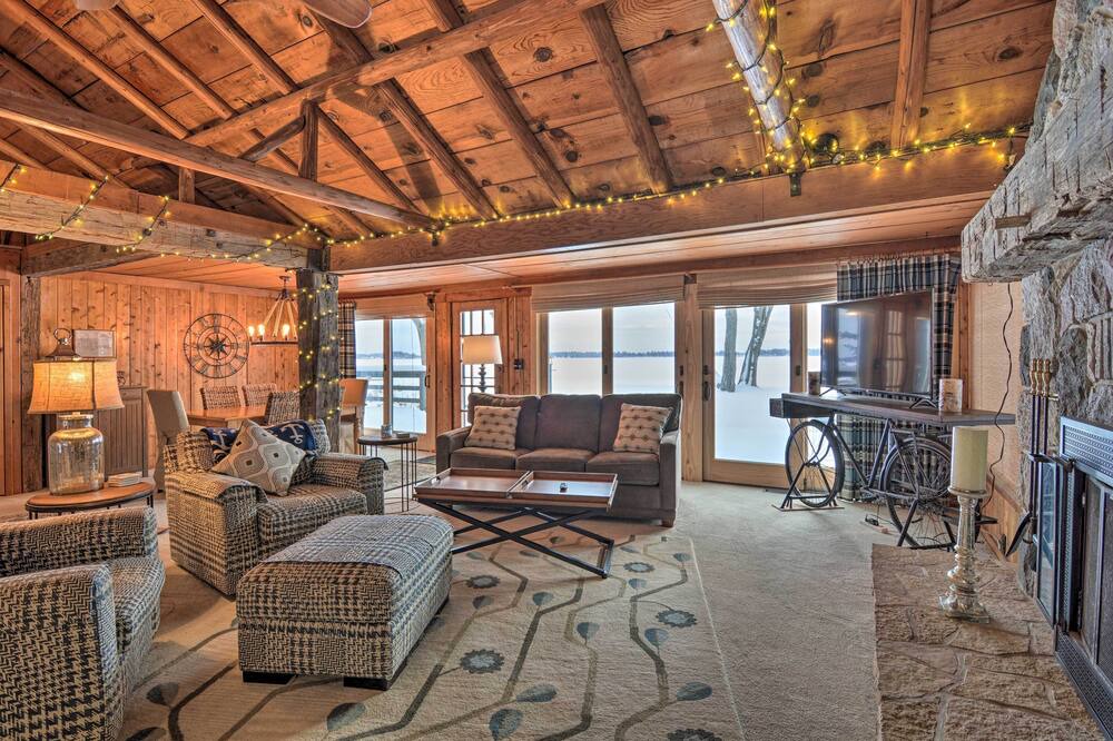 Photo of Livingroom in Cadillac