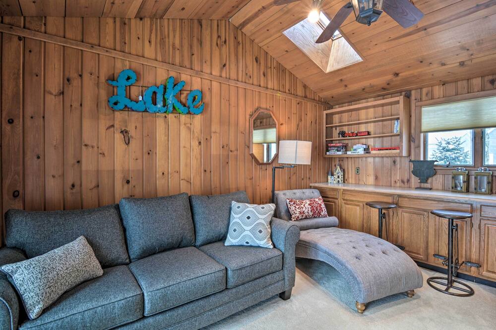 Photo of Livingroom in Cadillac