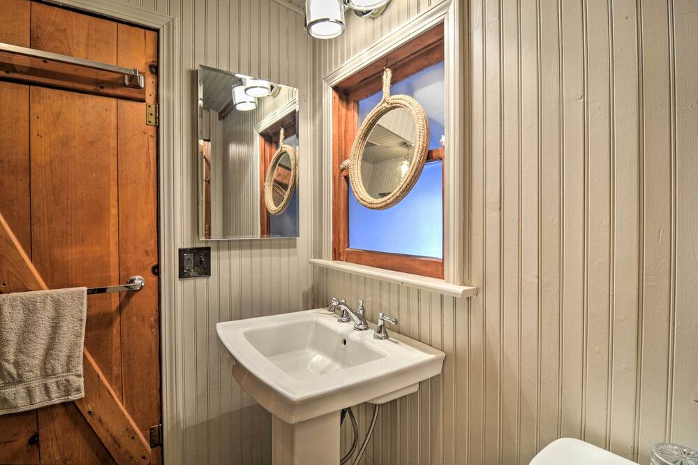 Photo of Bathroom in Cadillac
