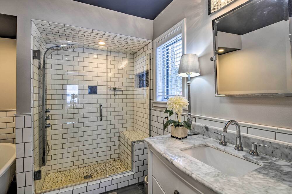Photo of Bathroom in Cadillac