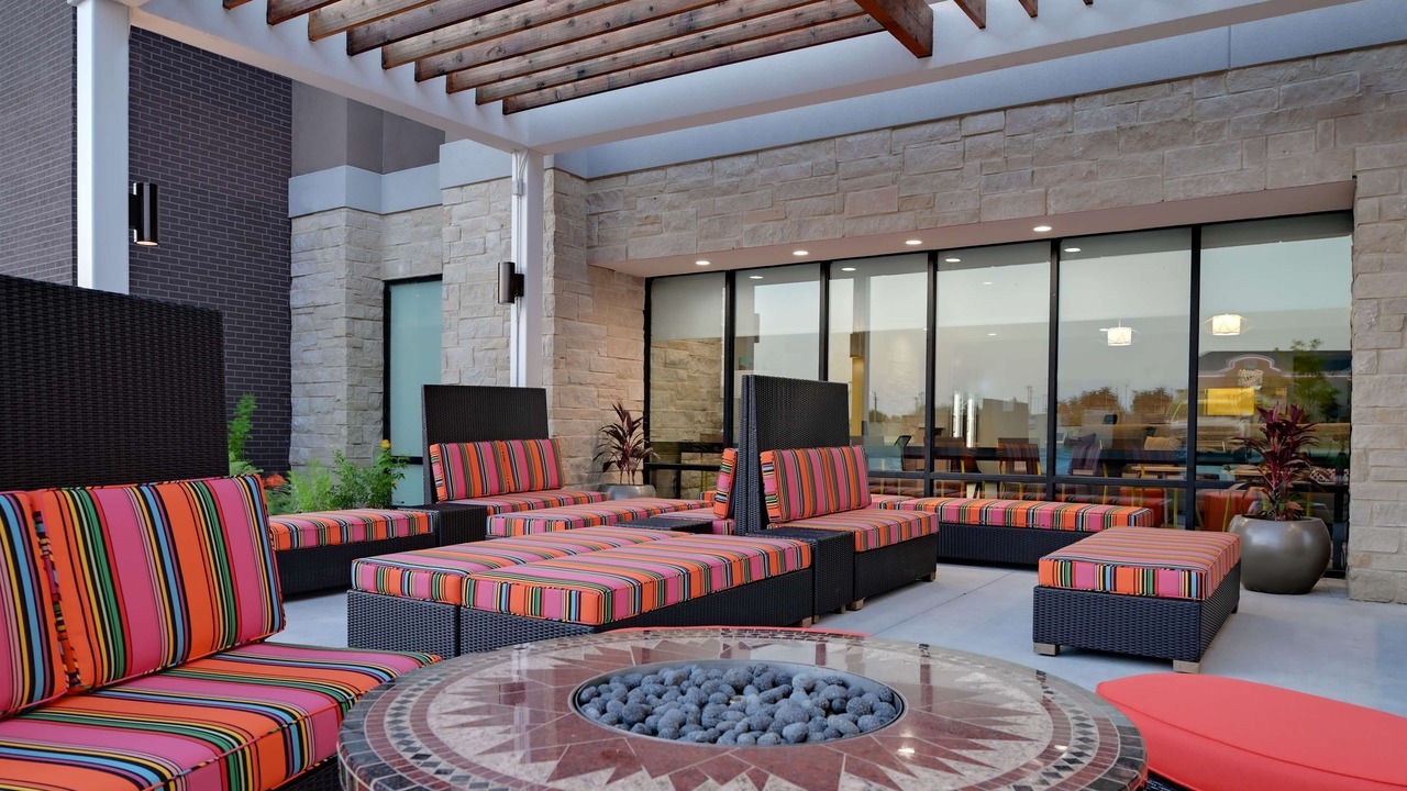 Photo of Patio Balcony in Temple