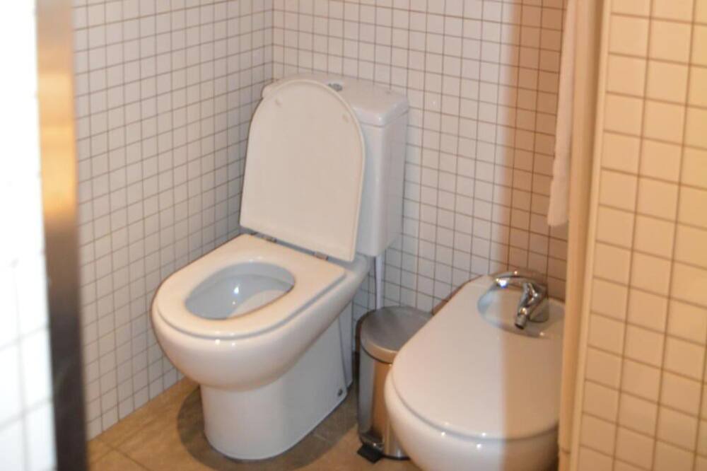 Photo of Bathroom in Incles