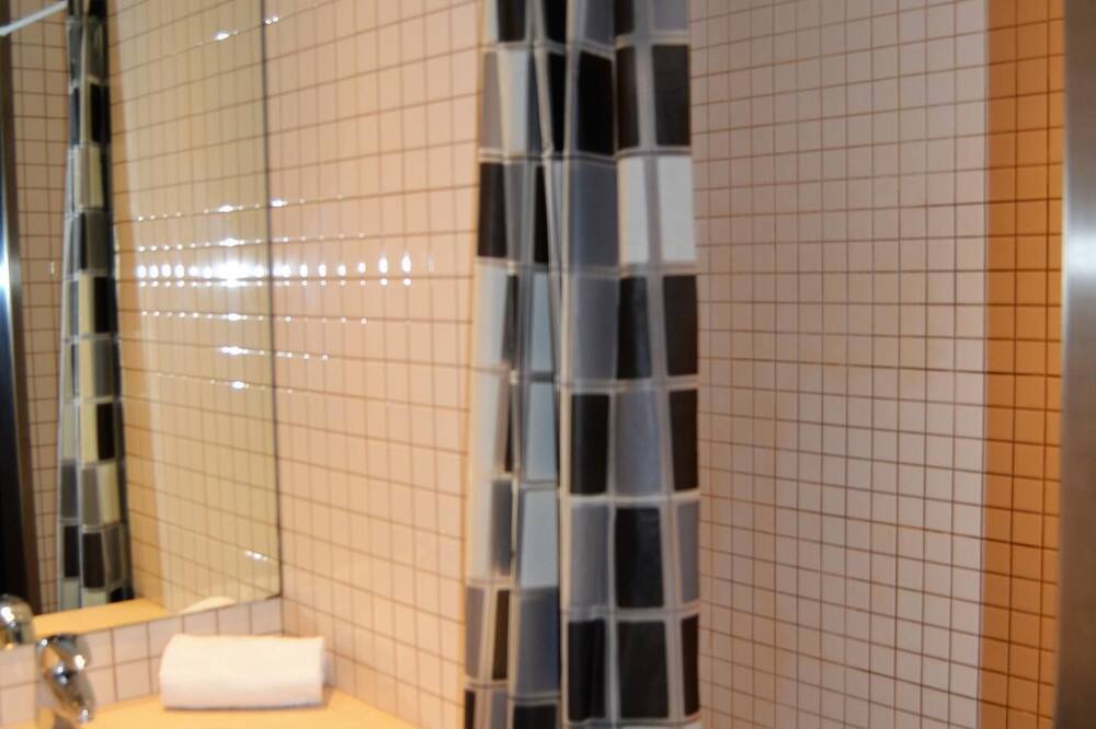Photo of Bathroom in Incles