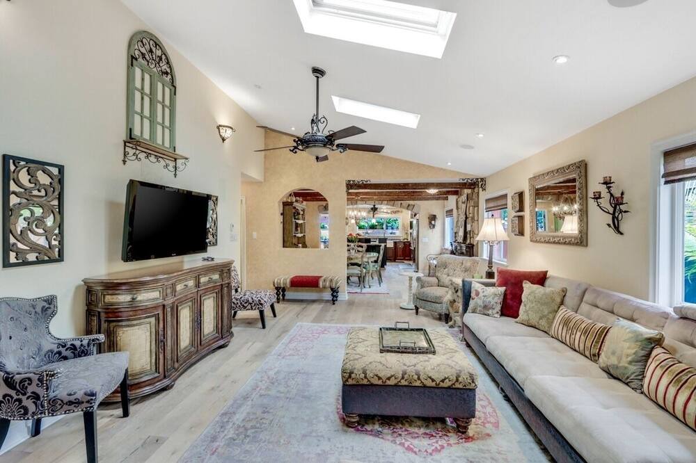 Photo of Livingroom in Capistrano Beach