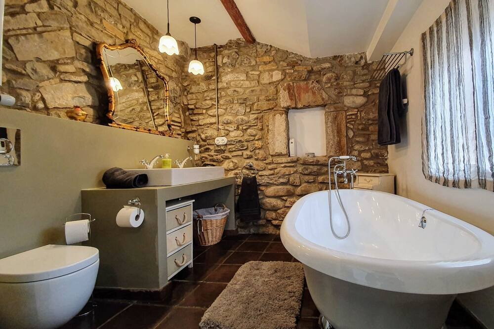 Photo of Bathroom in Jaca