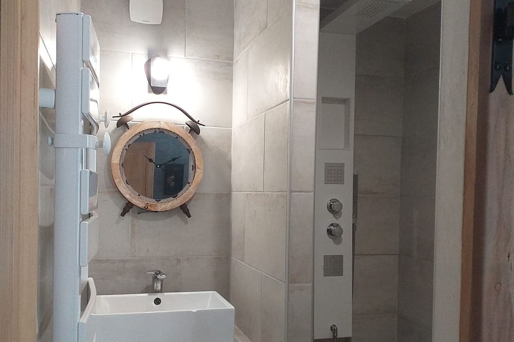 Photo of Bathroom in Lucay-le-Male