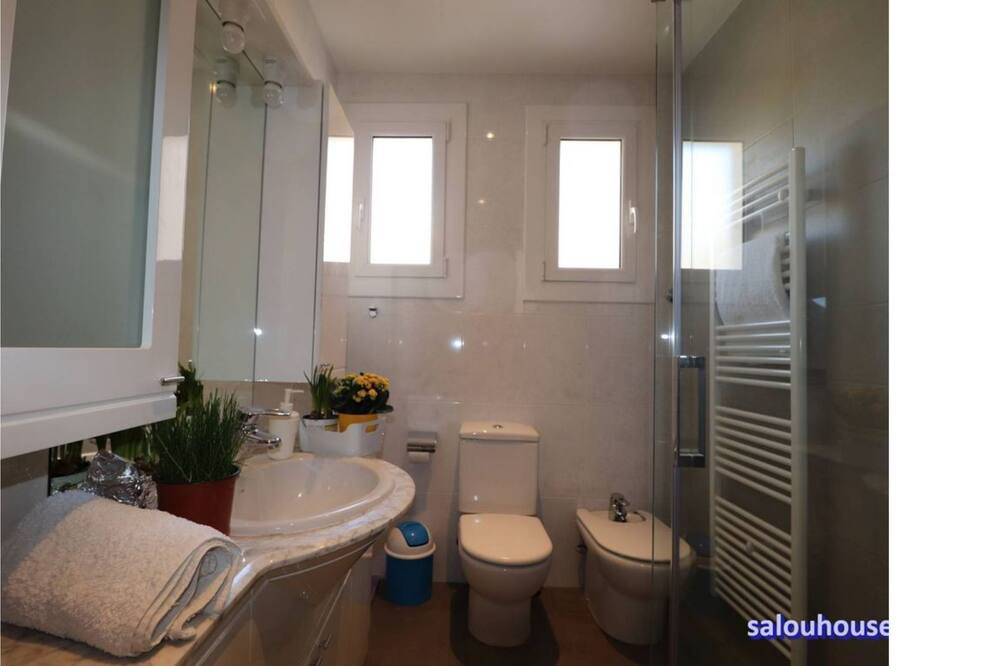 Photo of Bathroom in Salou City Centre