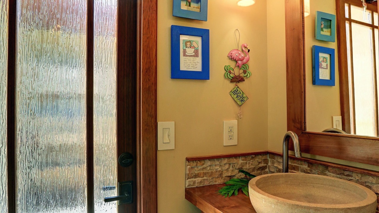 Photo of Bathroom in Historic Lahaina Front Street