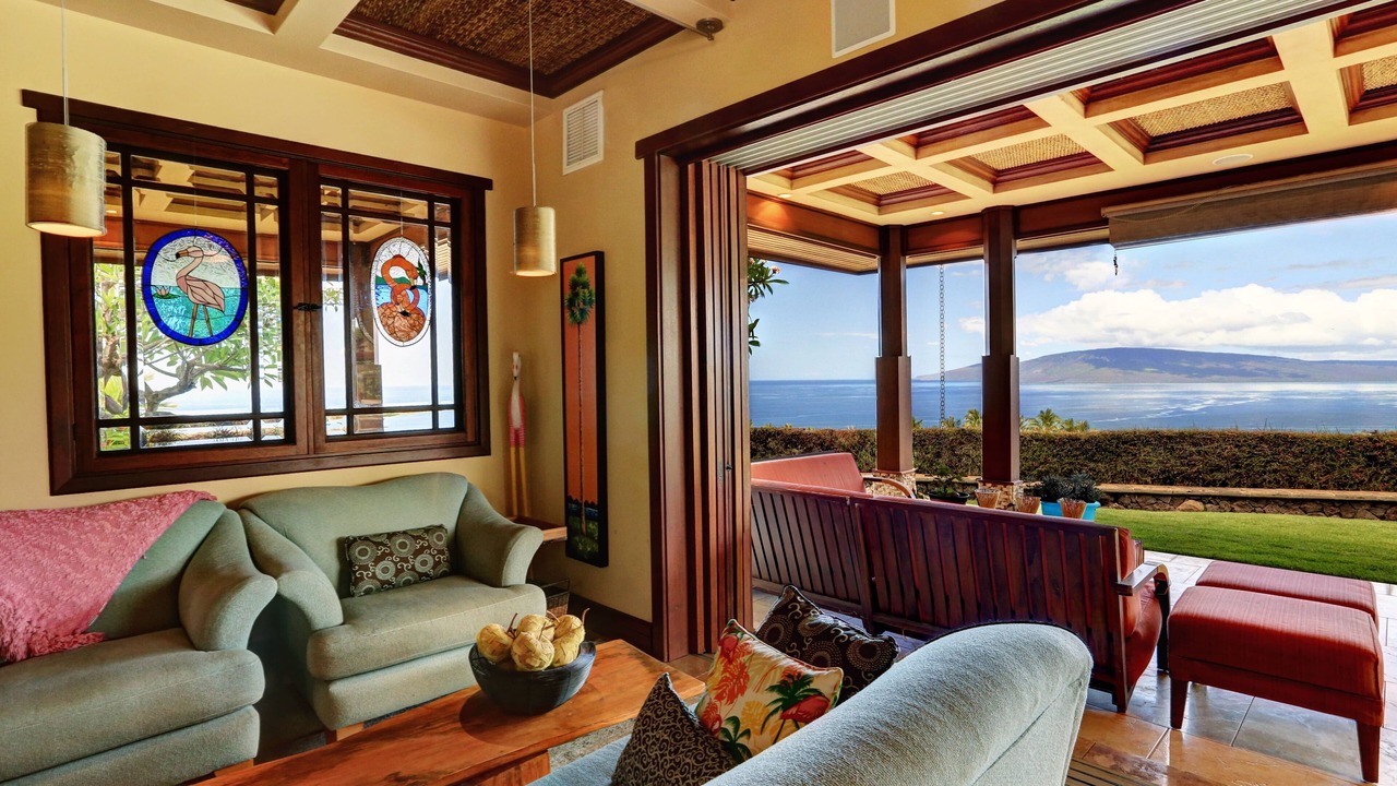 Photo of Bedroom in Historic Lahaina Front Street