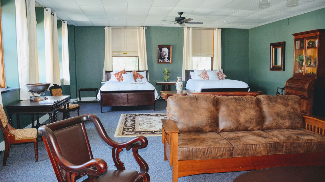 Photo of Livingroom in Ogdensburg