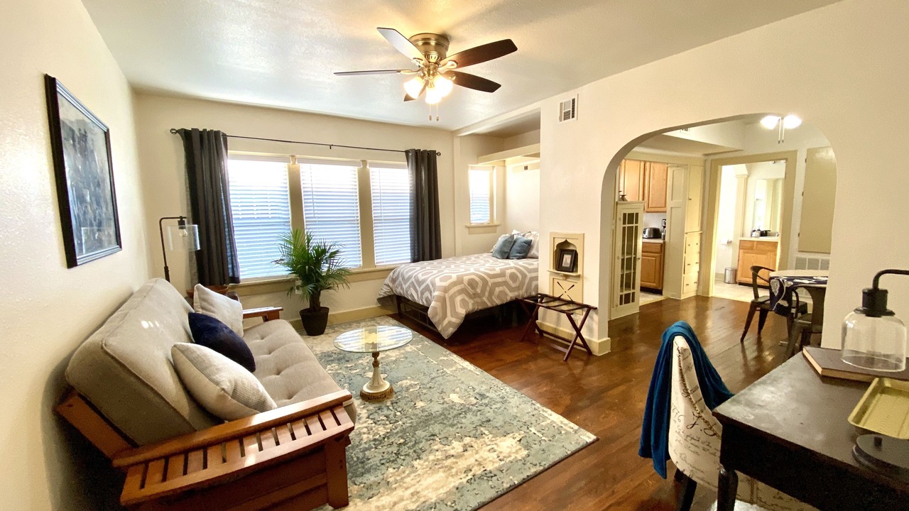 Photo of Bedroom in Midtown