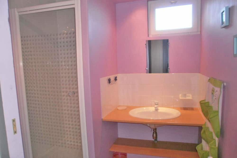 Photo of Bathroom in Saint-Maclou-de-Folleville
