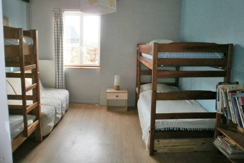 Photo of Bedroom in Saint-Maclou-de-Folleville
