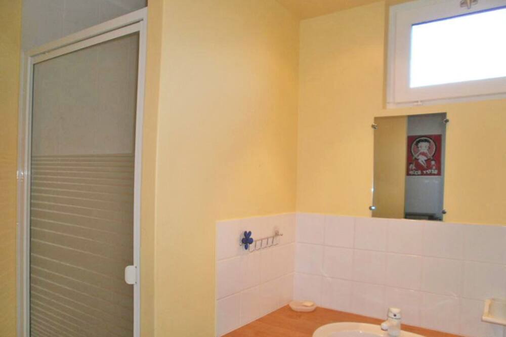 Photo of Bathroom in Saint-Maclou-de-Folleville