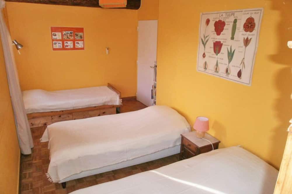 Photo of Bedroom in Saint-Maclou-de-Folleville