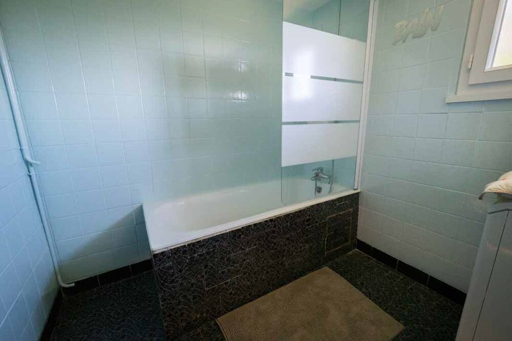 Photo of Bathroom in Hautot-l'Auvray