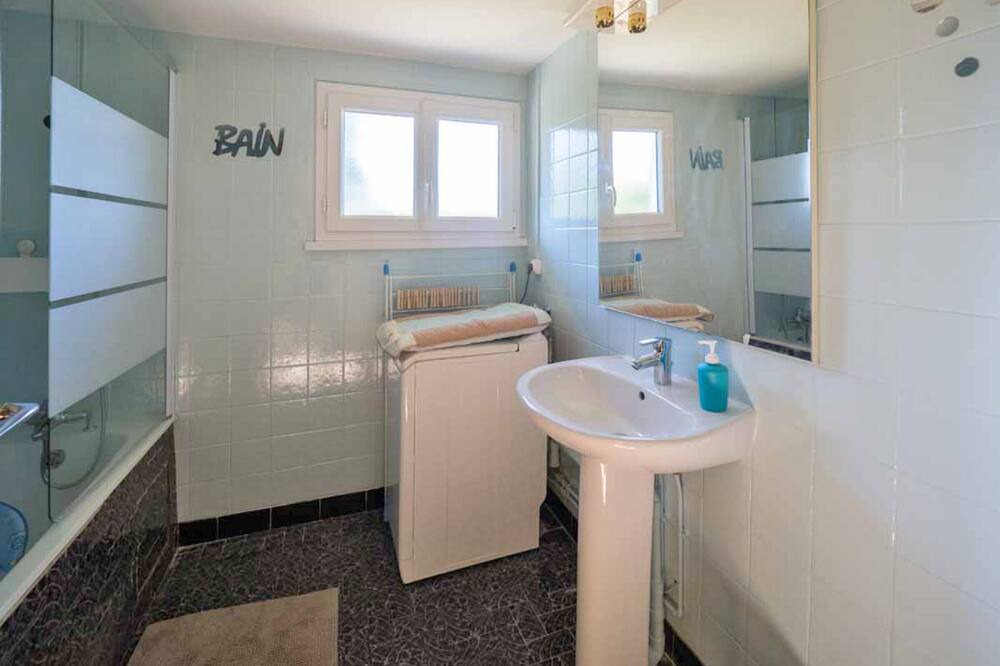 Photo of Bathroom in Hautot-l'Auvray