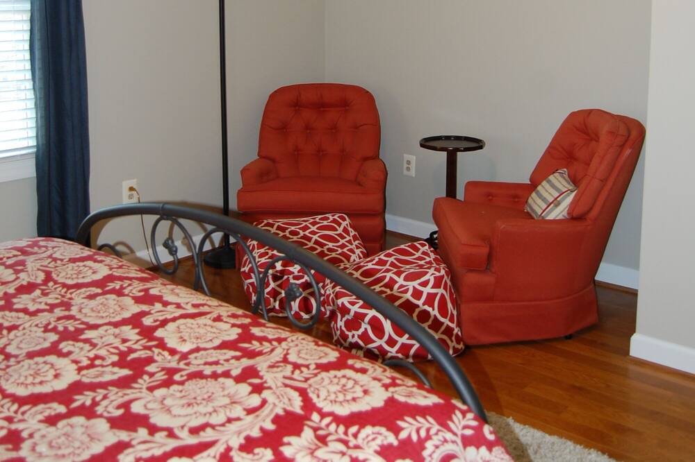 Photo of Bedroom in Round Hill
