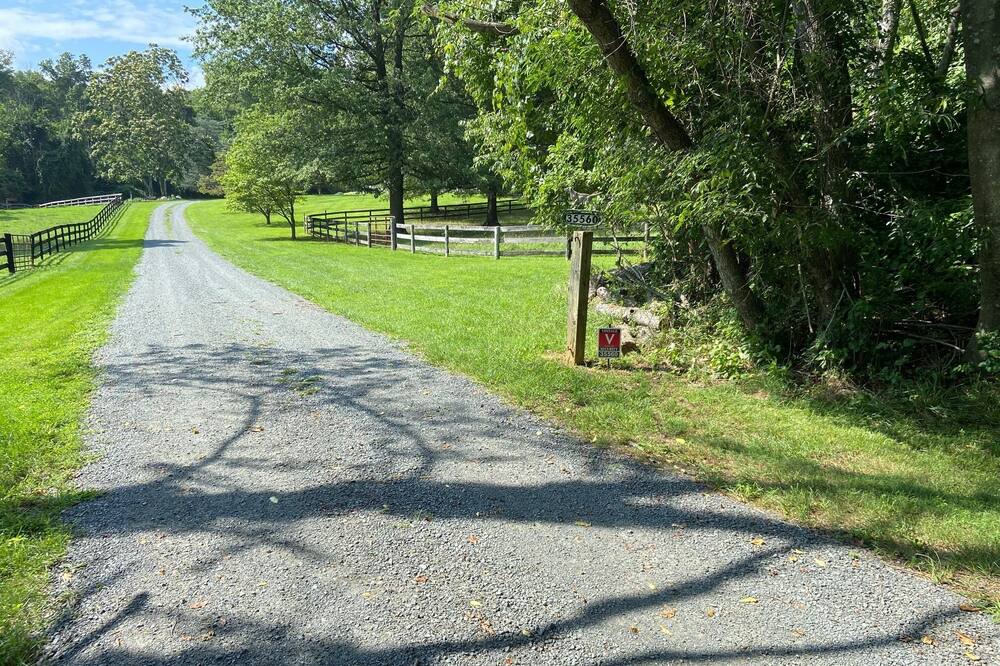 Photo of Outdoor in Round Hill
