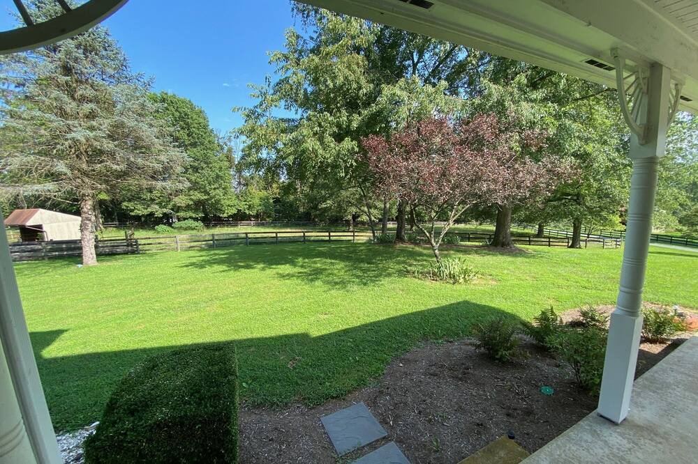 Photo of Outdoor in Round Hill
