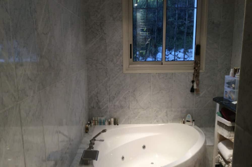Photo of Bathroom in Manosque