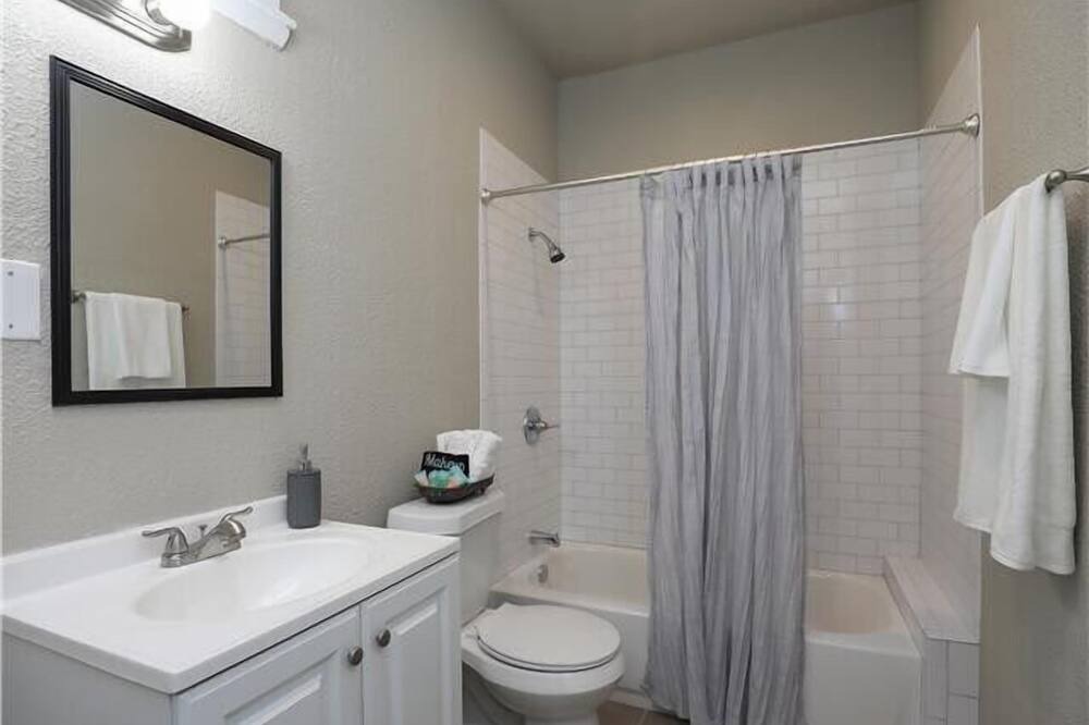 Photo of Bathroom in Pasadena