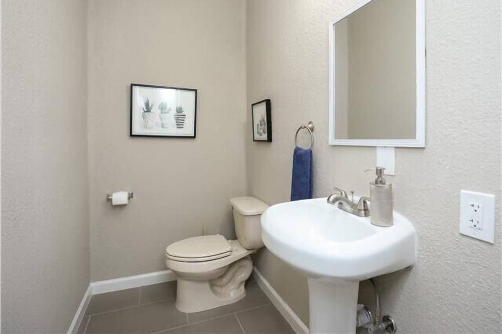 Photo of Bathroom in Pasadena